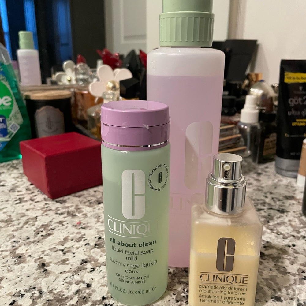 Clinique Skincare Set - Green, Purple, Cream